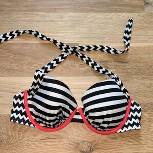 Victoria’s Secret 36C swim top